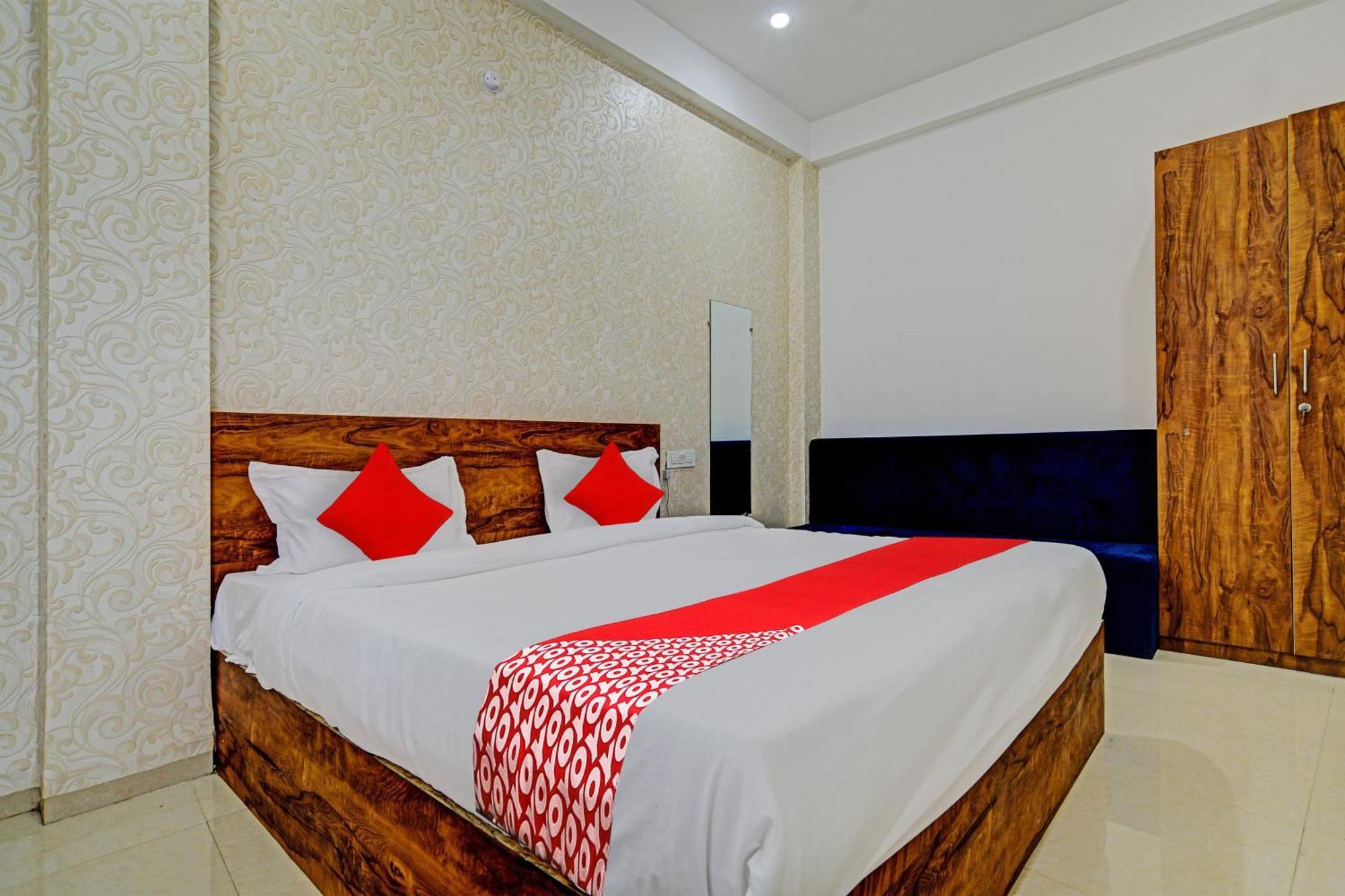Oyo Flagship Hotel Blue Tick Indore Exterior photo