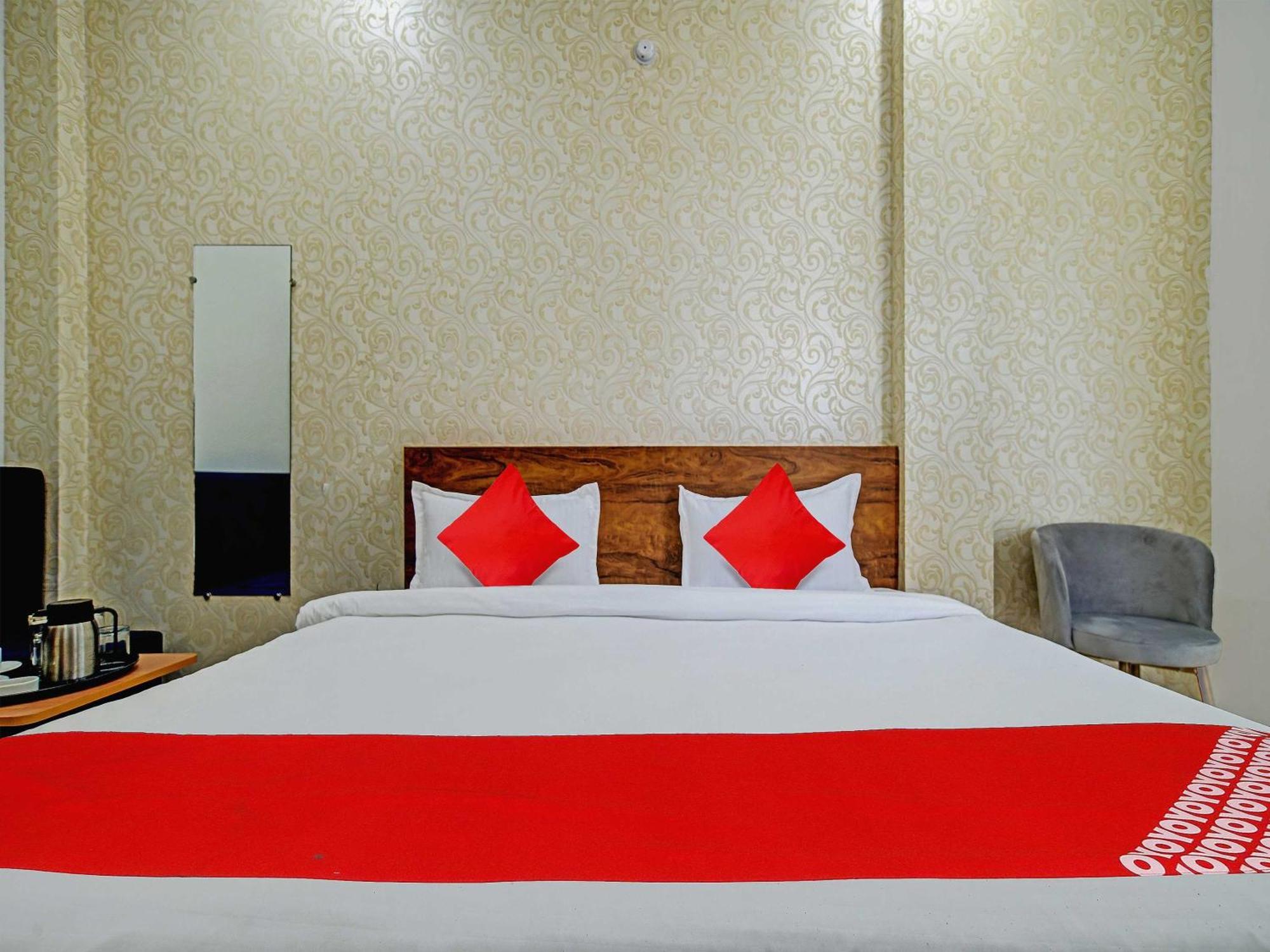 Oyo Flagship Hotel Blue Tick Indore Exterior photo