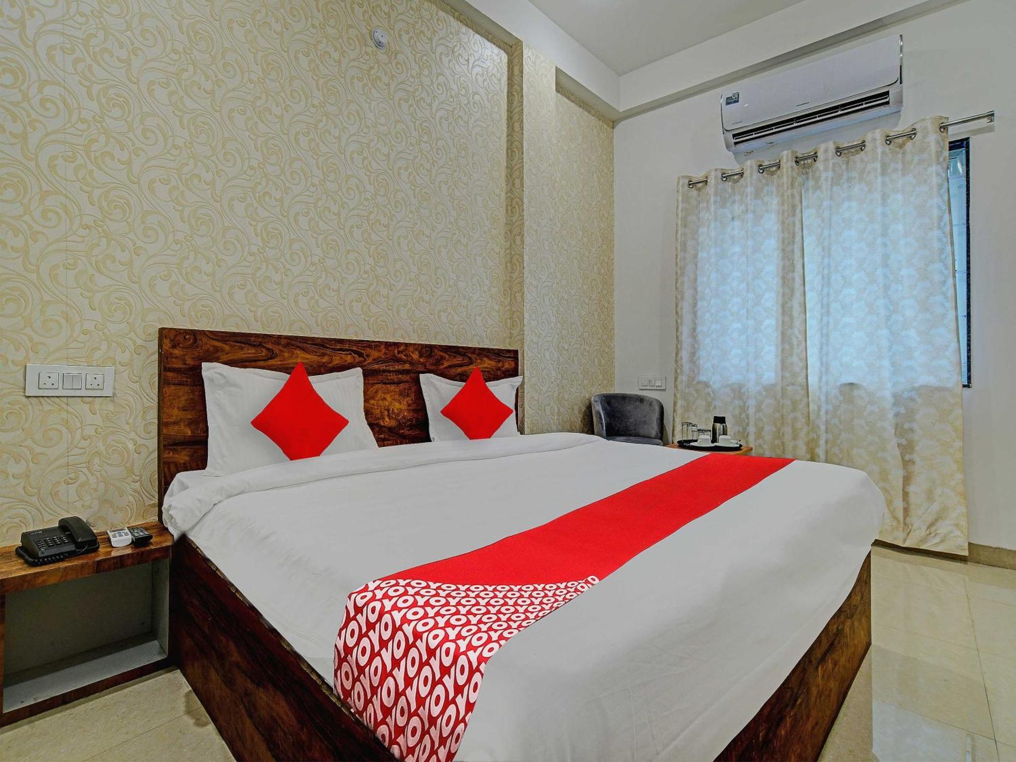 Oyo Flagship Hotel Blue Tick Indore Exterior photo