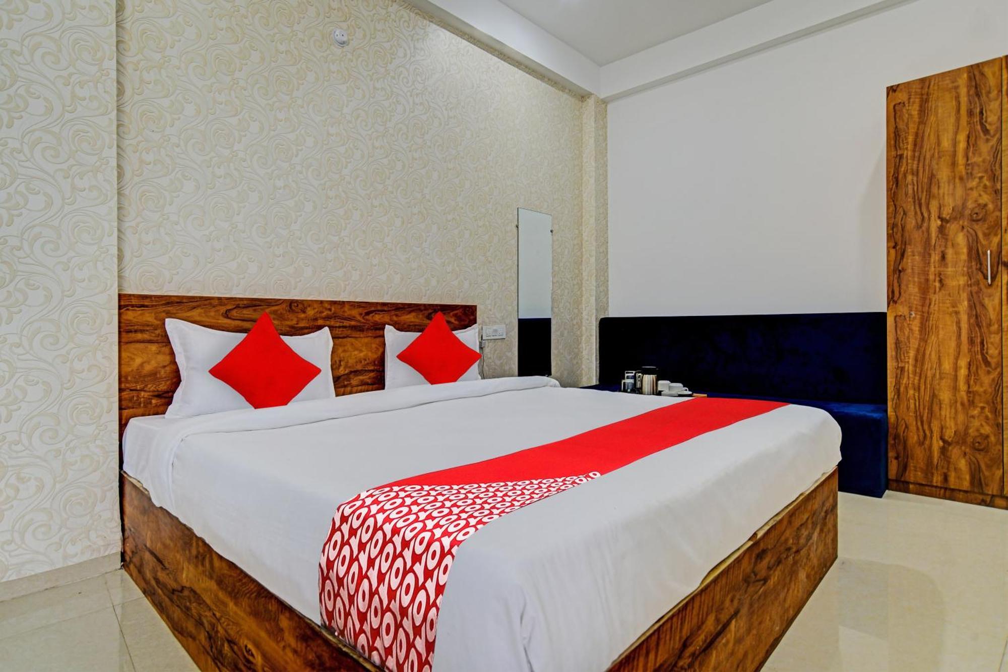 Oyo Flagship Hotel Blue Tick Indore Exterior photo